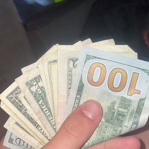 Meet your Posher, Levi